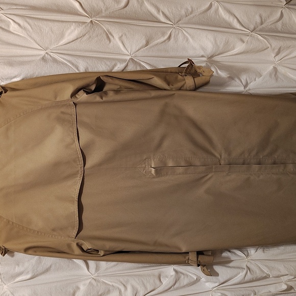 Burberry Beige Trench Coat with Plaid Lining - Picture 7 of 12